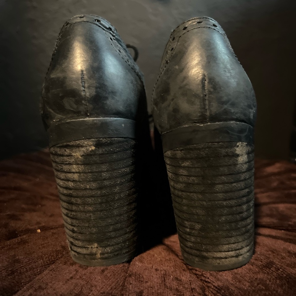 Black Leather Heeled Oxford Shoes - Picture 4 of 7